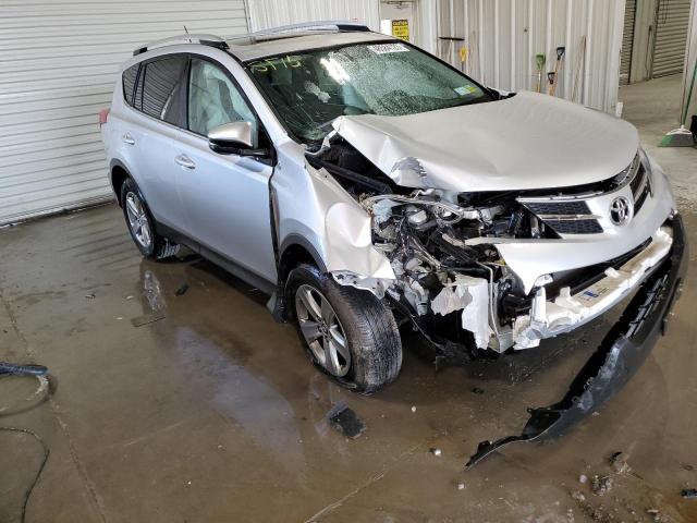 2T3RFREV9FW359382 - 2015 TOYOTA RAV4 XLE SILVER photo 4