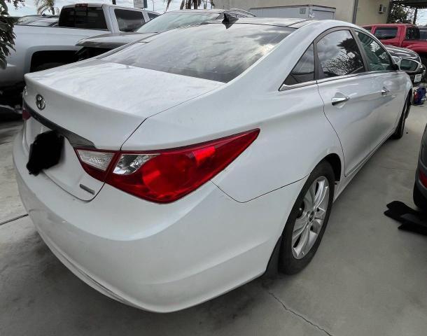 5NPEC4AC5CH422401 - 2012 HYUNDAI SONATA SE WHITE photo 4