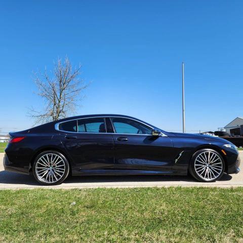 WBAGV8C09LCE21681 - 2020 BMW M850XI BLUE photo 9