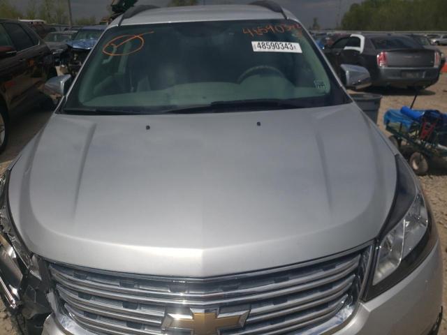 1GNKRFKD6DJ111404 - 2013 CHEVROLET TRAVERSE LS SILVER photo 5