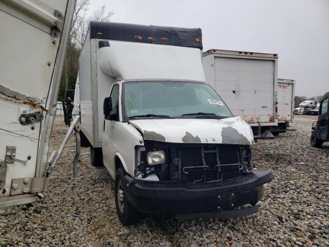 1GB0G2BA4B1131690 - 2011 CHEVROLET EXPRESS G3 WHITE photo 4