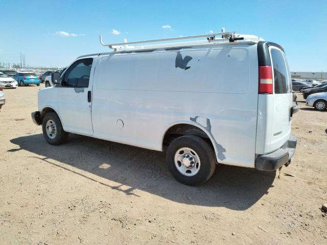 1GCGG25U571139692 - 2007 CHEVROLET EXPRESS WHITE photo 2