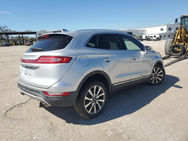 5LMCJ3D94KUL09107 - 2019 LINCOLN MKC RESERVE 银色 照片 3