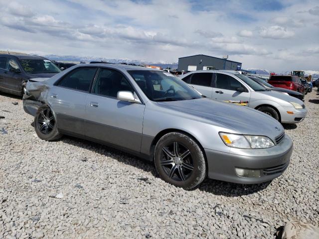 JT8BF28G5Y0256276 - 2000 LEXUS ES 300 SILVER photo 4