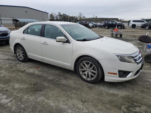 3FAHP0JA2AR264611 - 2010 FORD FUSION SEL WHITE photo 4