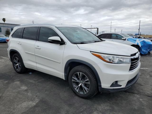 5TDKKRFH3GS159462 - 2016 TOYOTA HIGHLANDER XLE 白色 照片 4