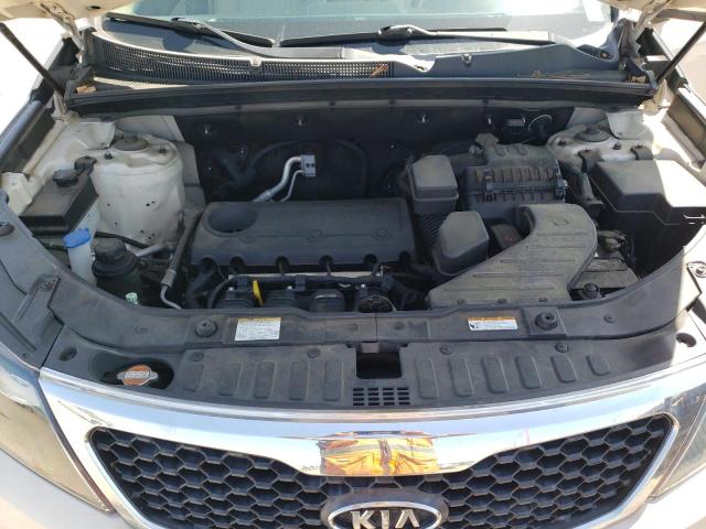 5XYKT3A10CG201341 - 2012 KIA SORENTO BASE CREAM photo 11