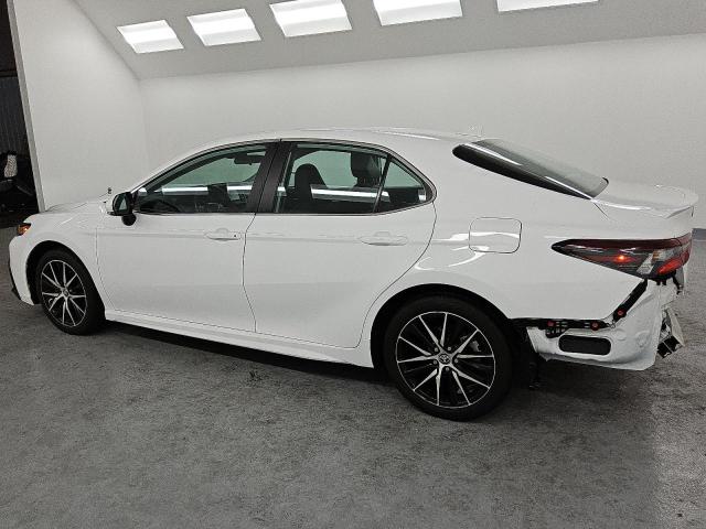4T1G11AK9RU851586 - 2024 TOYOTA CAMRY SE NIGHT SHADE WHITE photo 2