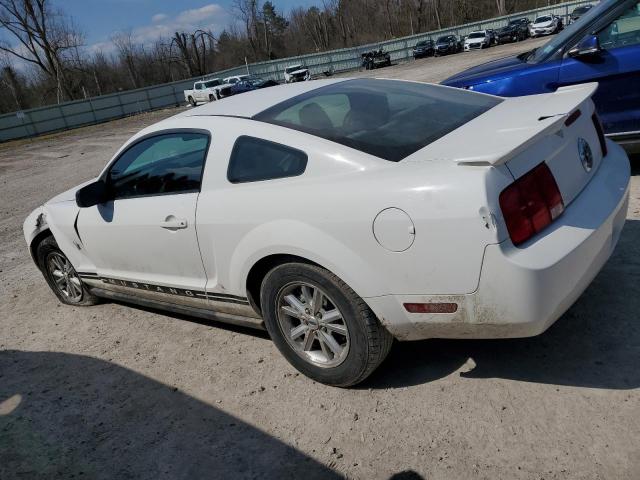 1ZVHT80N095107289 - 2009 FORD MUSTANG WHITE photo 2