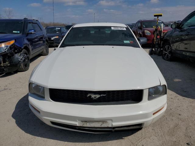 1ZVHT80N095107289 - 2009 FORD MUSTANG WHITE photo 5