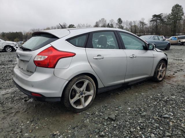 1FAHP3N21CL353219 - 2012 FORD FOCUS TITANIUM SILVER photo 3