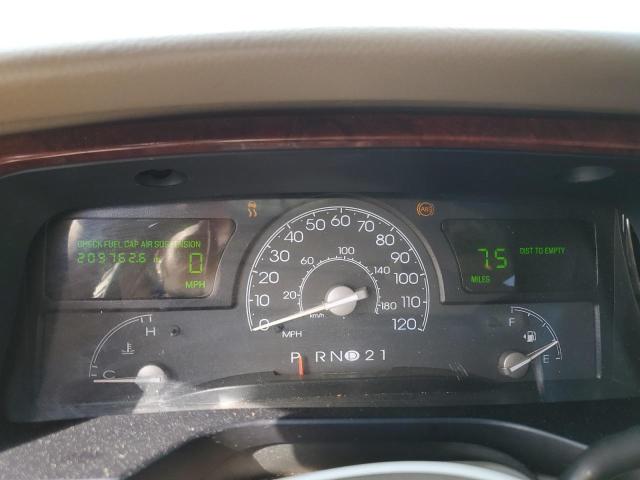 1LNHM81W33Y689901 - 2003 LINCOLN TOWN CAR EXECUTIVE BEIGE photo 9