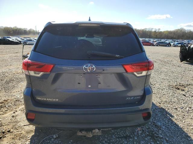 5TDJZRFHXJS869585 - 2018 TOYOTA HIGHLANDER SE GRAY photo 6