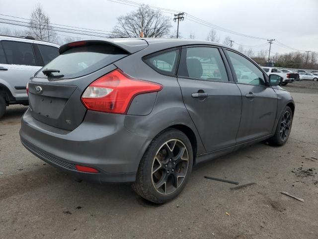 1FAHP3K23CL412677 - 2012 FORD FOCUS SE GRAY photo 3