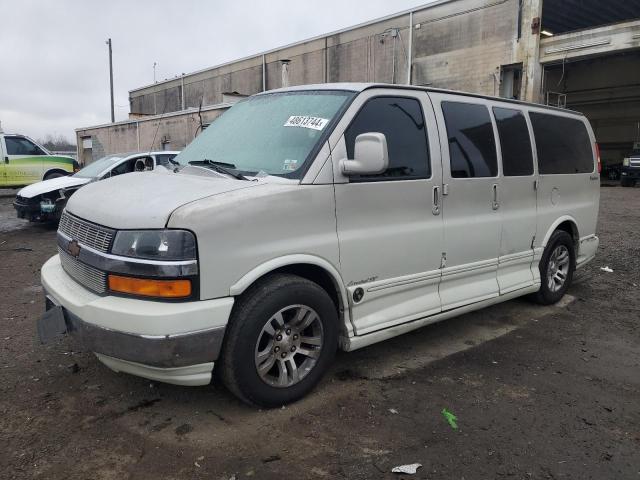 1GBFG15TX51269076 - 2005 CHEVROLET EXPRESS G1 BEIGE photo 1