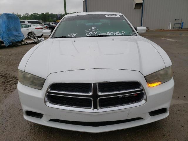 2C3CDXBG5DH606730 - 2013 DODGE CHARGER SE WHITE photo 5