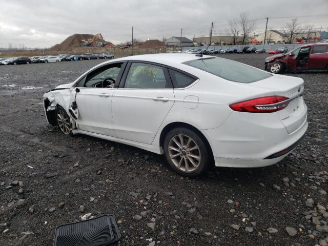 3FA6P0H74HR217673 - 2017 FORD FUSION SE WHITE photo 2