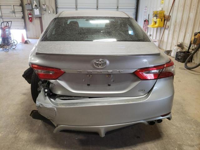 4T1B11HK0JU674415 - 2018 TOYOTA CAMRY L SILVER photo 6