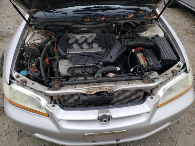 1HGCG1657WA063828 - 1998 HONDA ACCORD EX SILVER photo 11