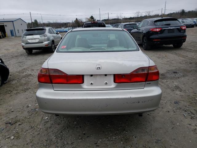 1HGCG1657WA063828 - 1998 HONDA ACCORD EX SILVER photo 6