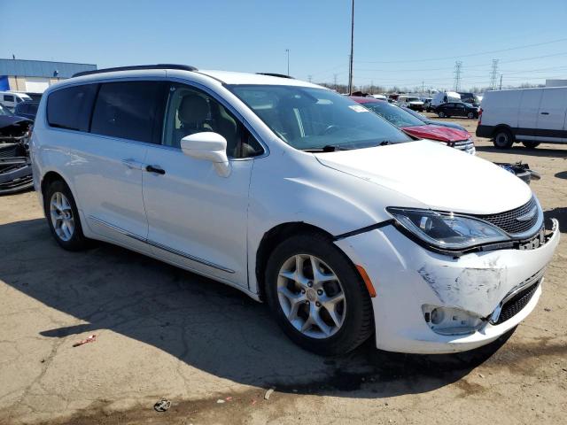 2C4RC1BG9HR654964 - 2017 CHRYSLER PACIFICA TOURING L WHITE photo 4