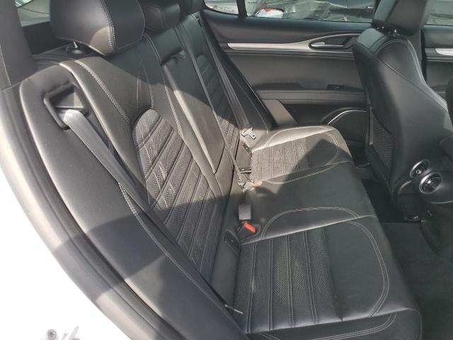 ZASFAKNN7J7C00199 - 2018 ALFA ROMEO STELVIO TI SPORT WHITE photo 11