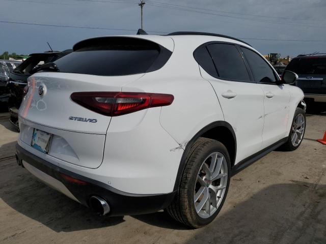 ZASFAKNN7J7C00199 - 2018 ALFA ROMEO STELVIO TI SPORT WHITE photo 3