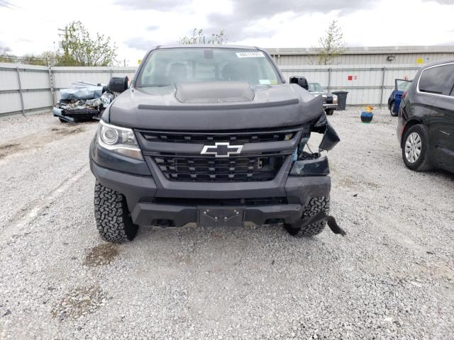 1GCGTEEN8J1246099 - 2018 CHEVROLET COLORADO ZR2 GRAY photo 5