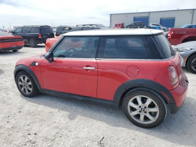 WMWMF3C57ATZ26918 - 2010 MINI COOPER RED photo 2