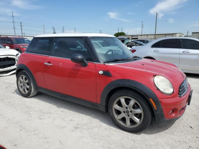 WMWMF3C57ATZ26918 - 2010 MINI COOPER RED photo 4