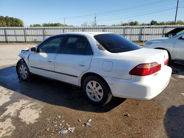 1HGCG5647WA038622 - 1998 HONDA ACCORD LX WHITE photo 2