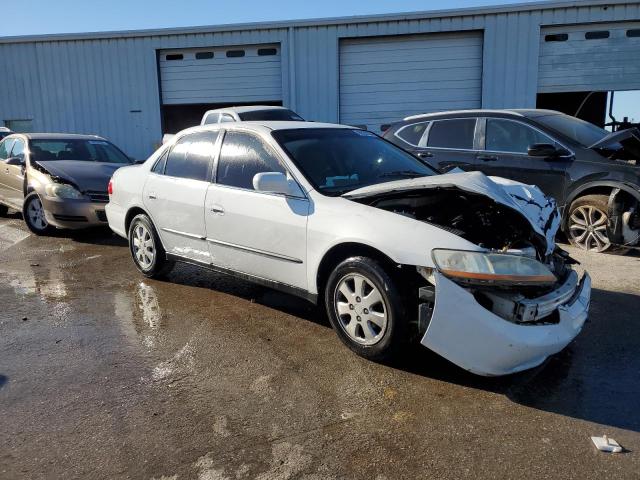 1HGCG5647WA038622 - 1998 HONDA ACCORD LX WHITE photo 4