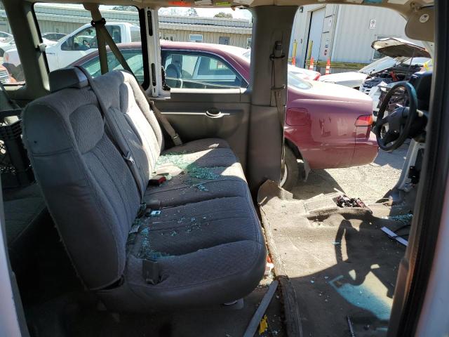 1GAHG39U571254676 - 2007 CHEVROLET EXPRESS G3 WHITE photo 11