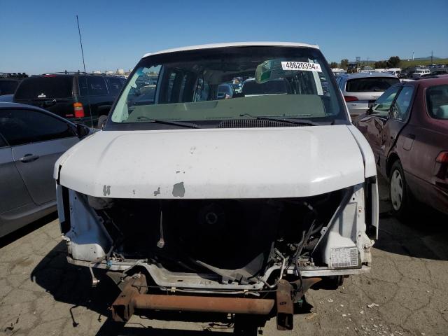 1GAHG39U571254676 - 2007 CHEVROLET EXPRESS G3 WHITE photo 5