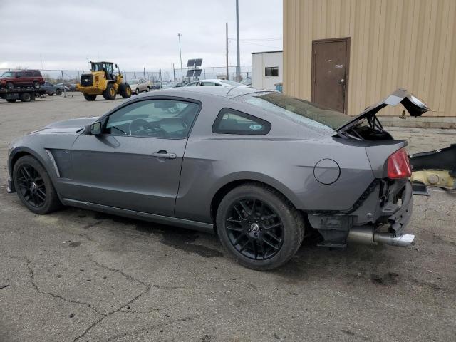 1ZVBP8AM8B5165933 - 2011 FORD MUSTANG GRAY photo 2