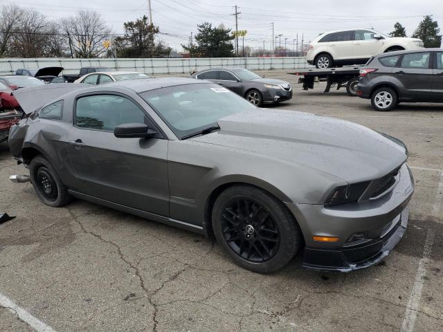 1ZVBP8AM8B5165933 - 2011 FORD MUSTANG GRAY photo 4