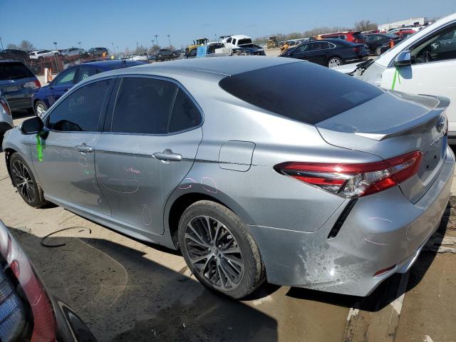 JTNB11HK9J3045869 - 2018 TOYOTA CAMRY L SILVER photo 2