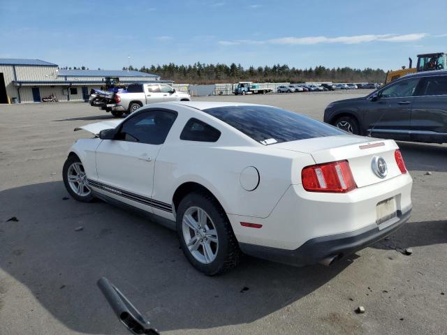 1ZVBP8AM6C5280838 - 2012 FORD MUSTANG WHITE photo 2