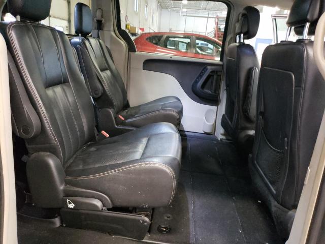 2C4RC1CG2FR657247 - 2015 CHRYSLER TOWN & COU TOURING L SILVER photo 11