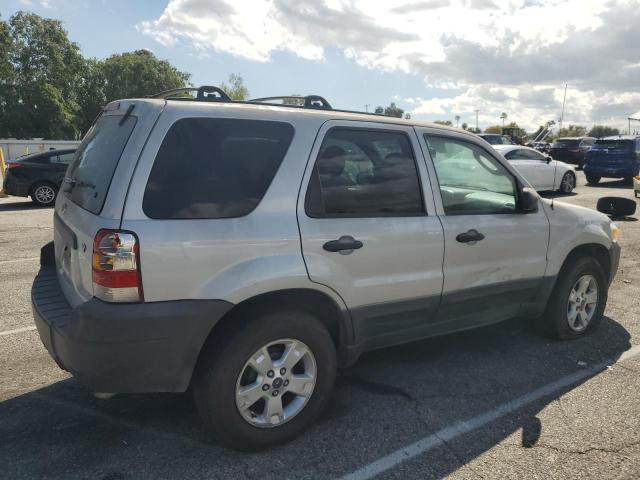 1FMYU03147KB27713 - 2007 FORD ESCAPE XLT SILVER photo 3