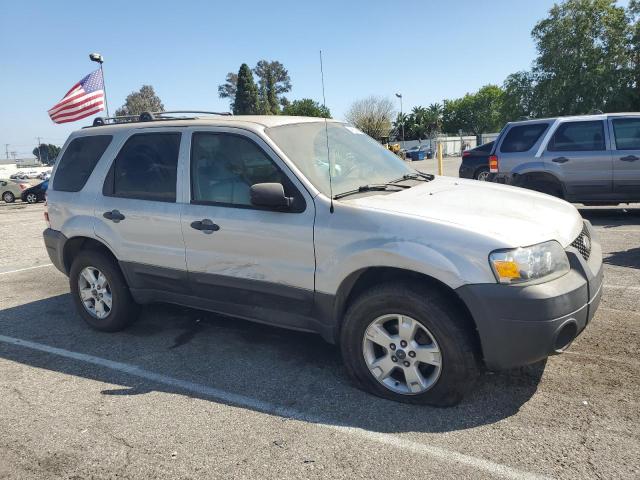 1FMYU03147KB27713 - 2007 FORD ESCAPE XLT SILVER photo 4