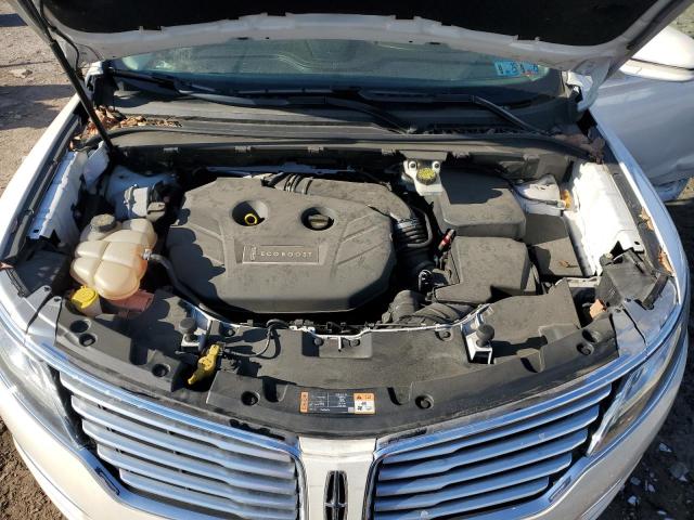 5LMCJ2D93GUJ21387 - 2016 LINCOLN MKC SELECT Weiß Foto 12