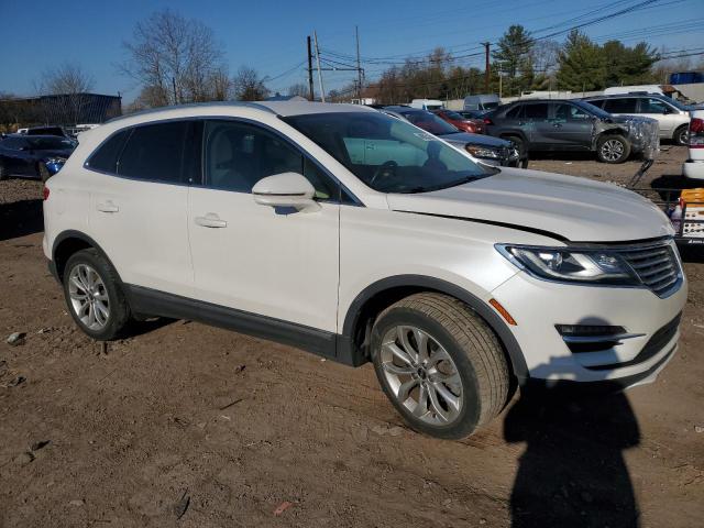 5LMCJ2D93GUJ21387 - 2016 LINCOLN MKC SELECT Weiß Foto 4