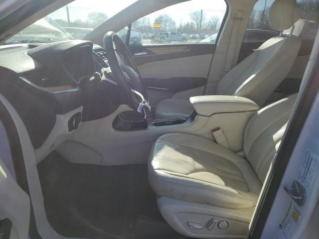 5LMCJ2D93GUJ21387 - 2016 LINCOLN MKC SELECT Weiß Foto 7