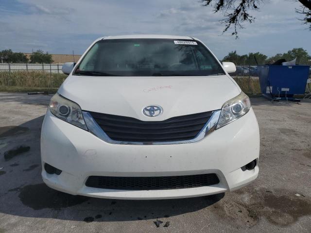 5TDKK3DC6ES458736 - 2014 TOYOTA SIENNA LE WHITE photo 5