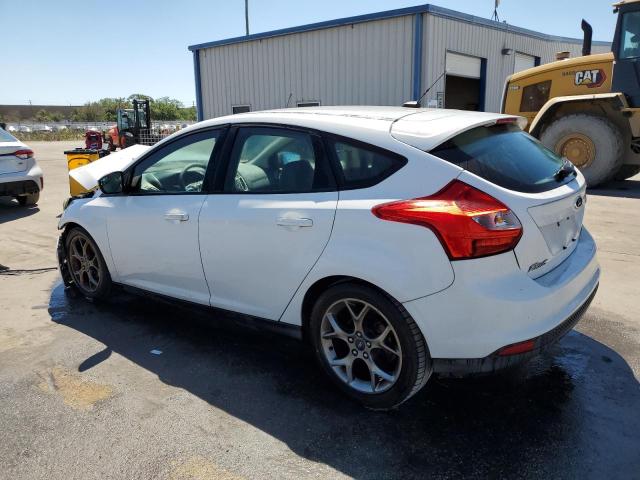 1FADP3K2XEL443989 - 2014 FORD FOCUS SE WHITE photo 2