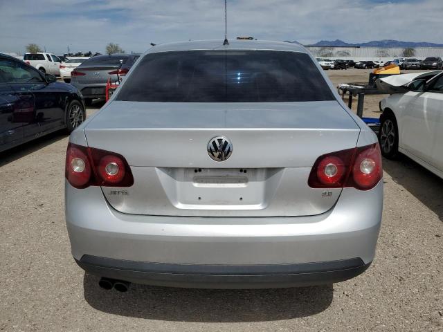 3VWJZ7AJXAM062608 - 2010 VOLKSWAGEN JETTA S SILVER photo 6