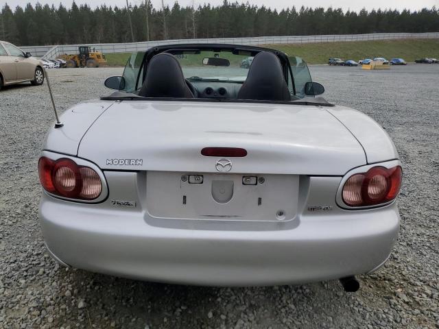 JM1NB353130312773 - 2003 MAZDA MX-5 MIATA BASE SILVER photo 6