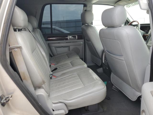5LMFU285X6LJ16221 - 2006 LINCOLN NAVIGATOR SILVER photo 11