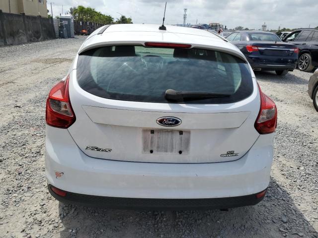 1FADP3K22DL301473 - 2013 FORD FOCUS SE WHITE photo 6